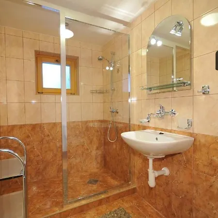 E&z Eva Hruba Rekreacny Dom Guest house